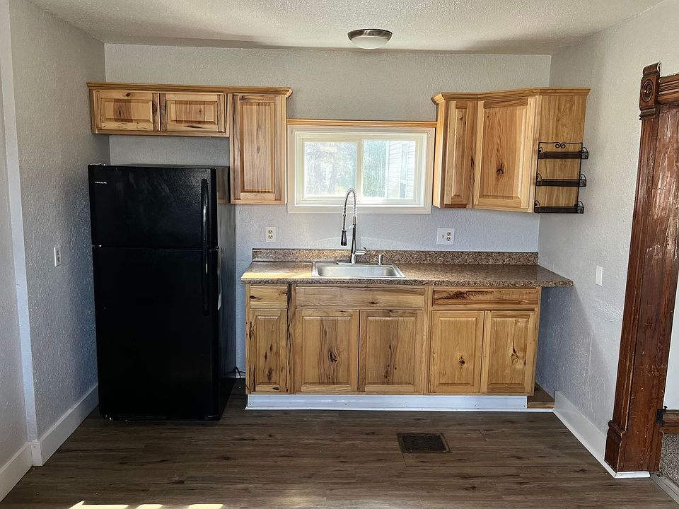 1st image of 202 E Leigh St