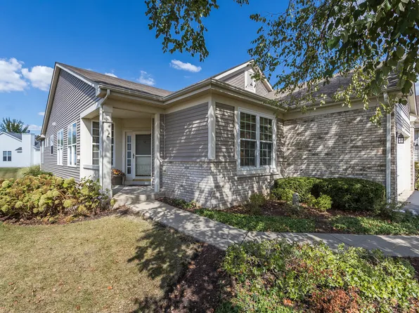 21134 Sterling Lake Dr, Crest Hill, IL 60403