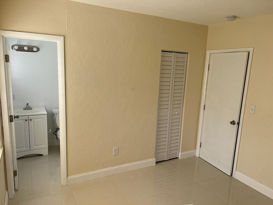 2nd image of 1992 NE 172nd St #2