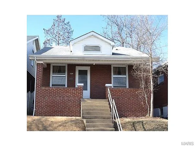 4657 Ray Ave photo 1