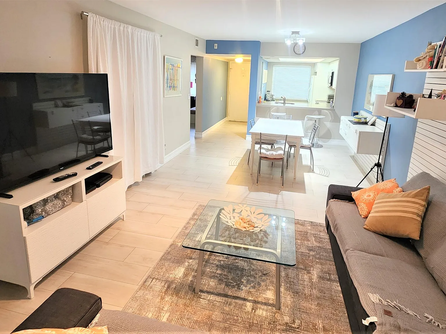 2 bed, 2.0 bath, 1175 sqft, $2,200 — Photo 2