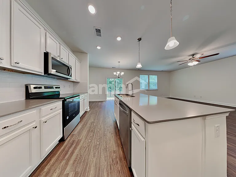 313 W Cartess Rd — Photo 4