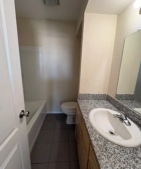 Sunshine Village Apartments — Photo 16