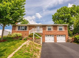 103 Black Friar Dr, Coraopolis, PA 15108