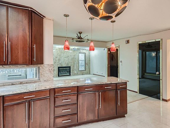 5th image of 1570 Buckthorn Dr