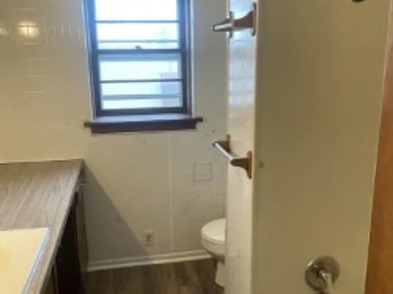 117 N Church St — Photo 16