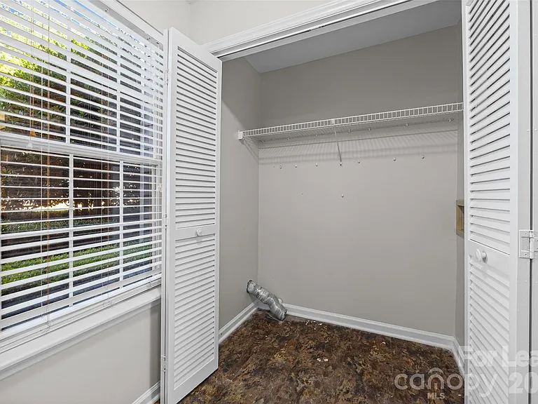 2920 Iron Gate Ln — Photo 22