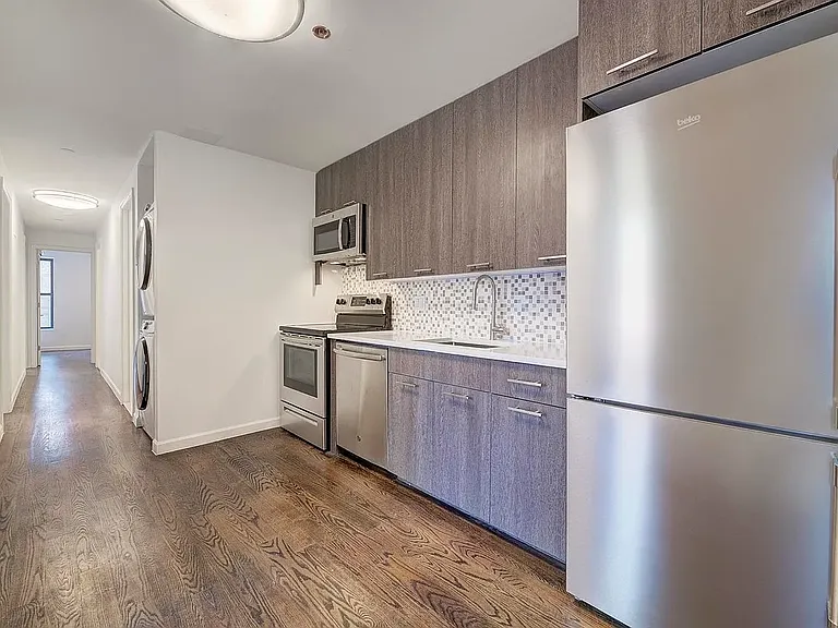 539 9th Ave #3FL1 — Photo 1