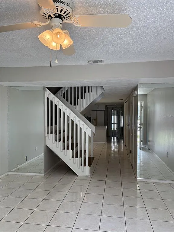 2 bed, 2.5 bath, 1260 sqft, $1,900 — Photo 2