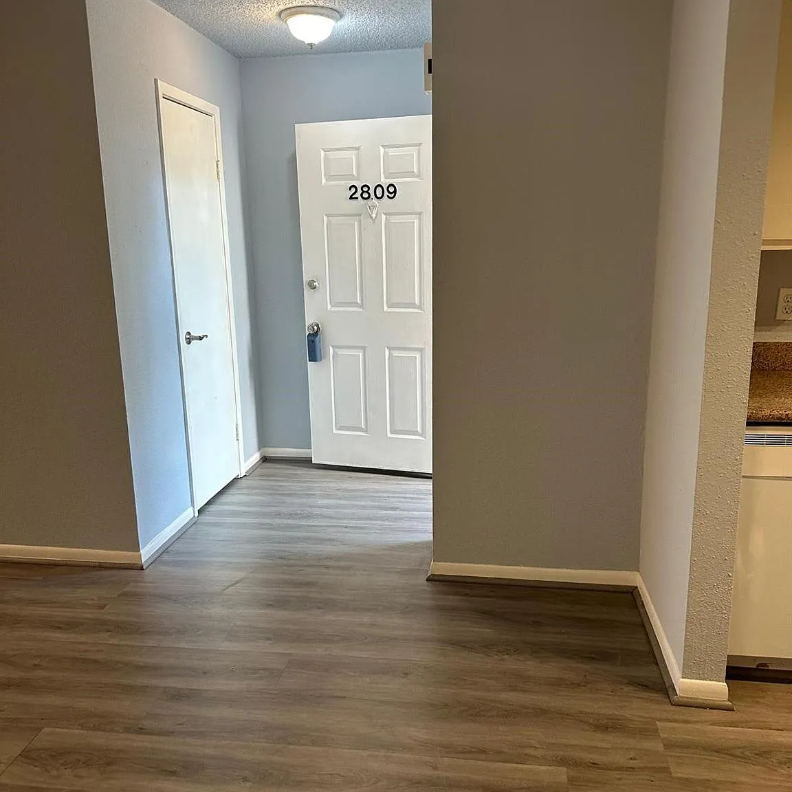 2 bed, 2.0 bath, 1043 sqft, $1,200 — Photo 2