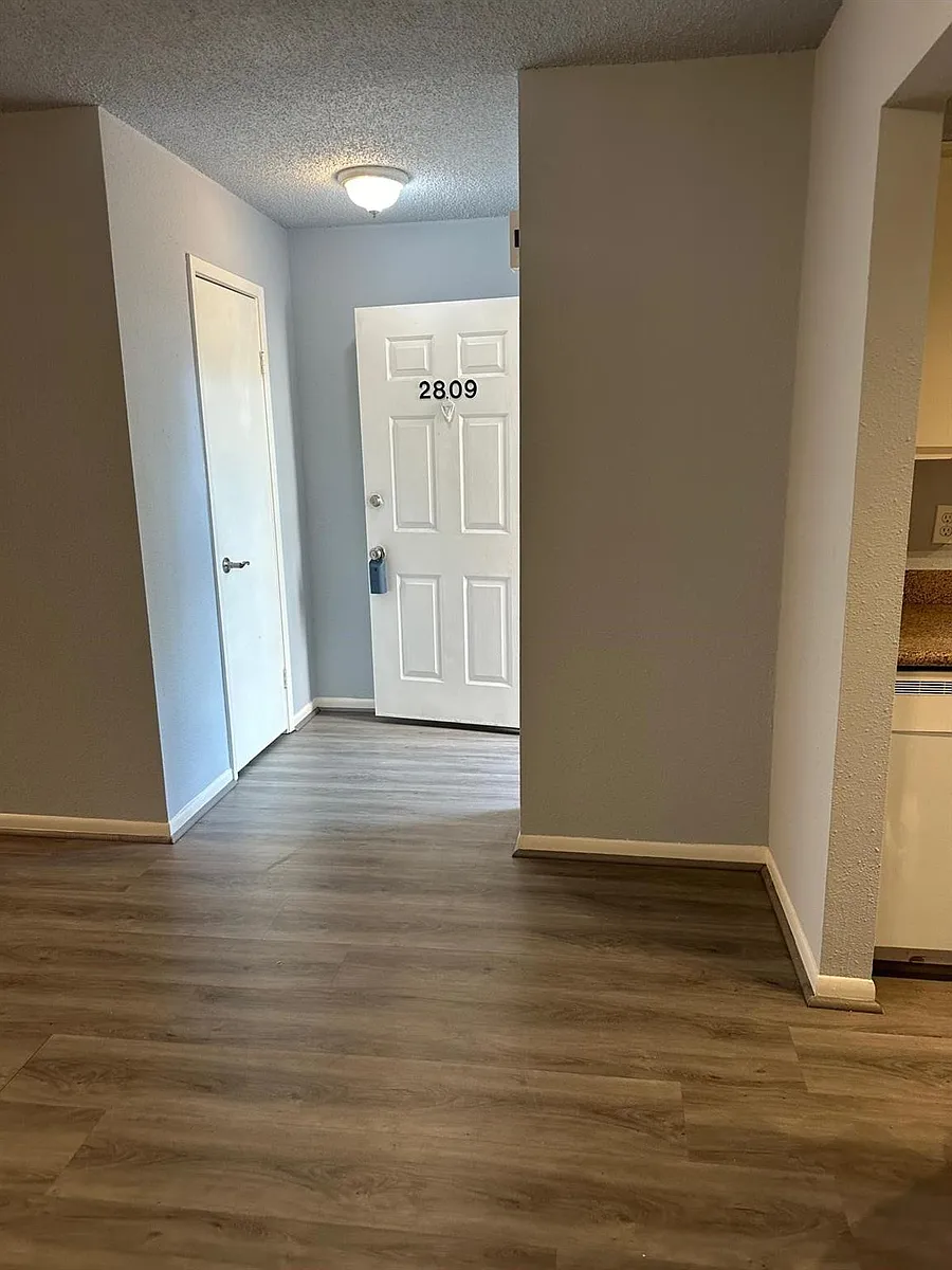 Building Photo - 2800 Jeanetta St #2809