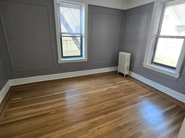 250 Ocean Parkway image 1 of 9