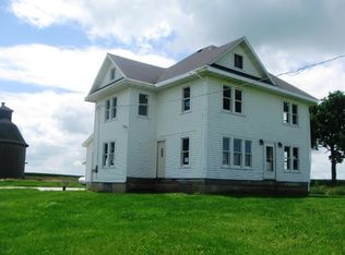 16747 W White Oak Rd, Forreston, IL 61030