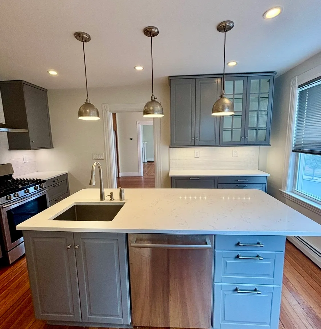 2 bed, 1100 sqft, $2,900 — Photo 3