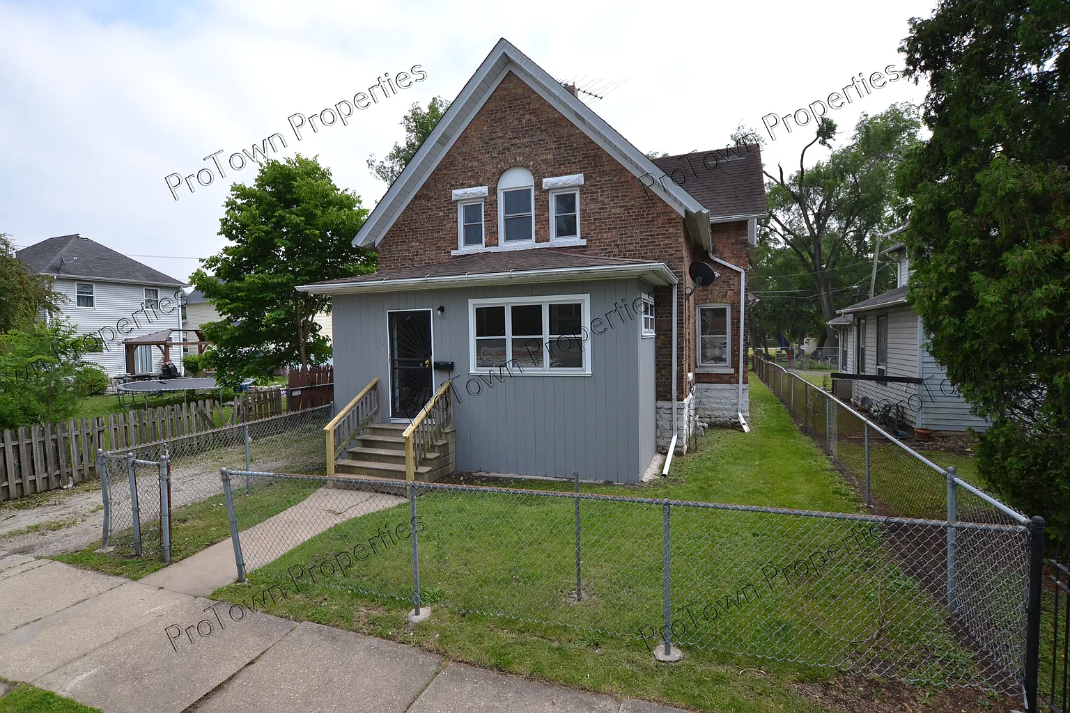 224 Lincoln St photo 1