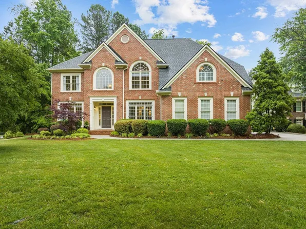 501 Allenhurst Pl, Cary, NC 27518