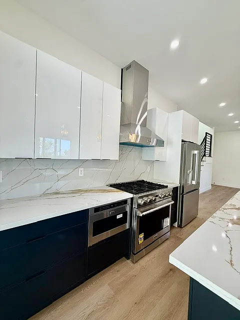 2 bed, 1298 sqft, $4,495 — Photo 3