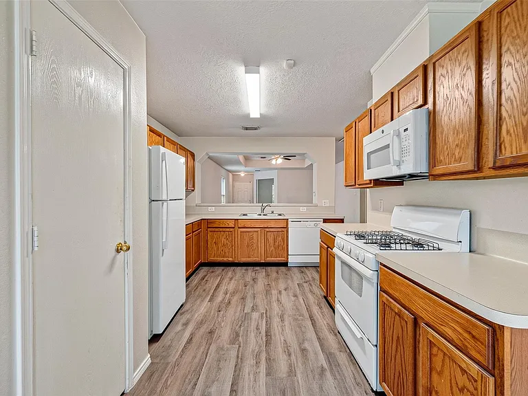 19119 Yaupon Ranch Dr — Photo 26