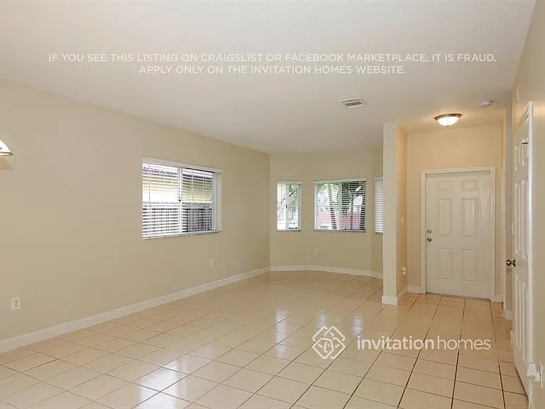 2538 NE 41st Ave — Photo 2