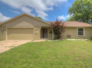 1132 W Charleston St, Broken Arrow, OK 74011