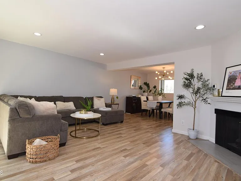 18550 Hatteras St #73 — Photo 4