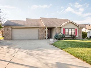 901 Trail Rd, Auburn, IN 46706