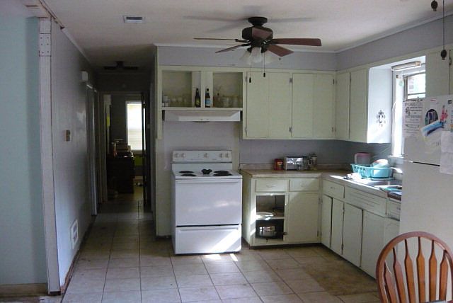 2nd image of 903 Palmer St