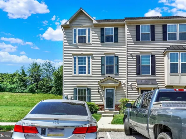 7970 Erinvale Ln, Seven Valleys, PA 17360