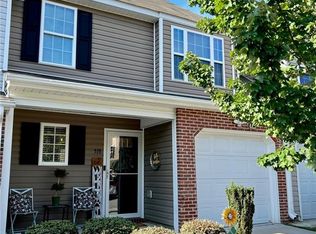 518 Song Sparrow Ln, Greensboro, NC 27409