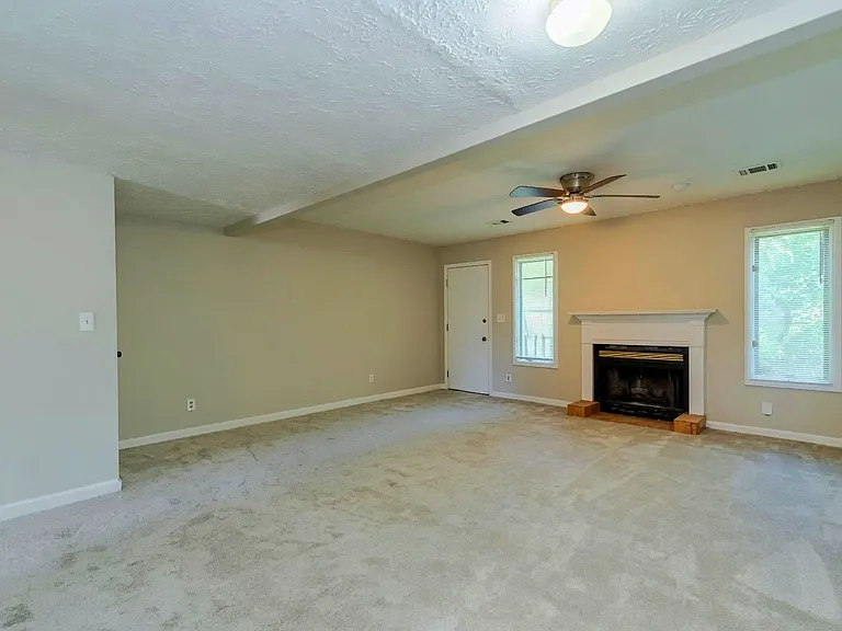 2782 Country Ct SE #A — Photo 8