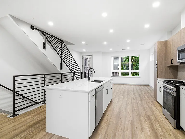 University Hills Townhomes — Photo 115