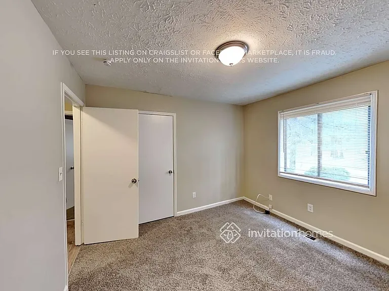 4026 Leicester Dr NE — Photo 13