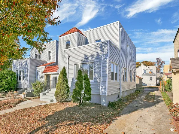 234-15 135th Ave #A, Rosedale, NY 11422
