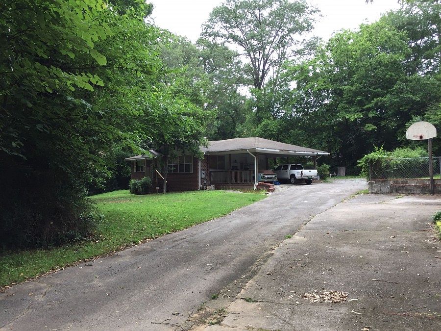 2nd image of 1319 Columbia Ave