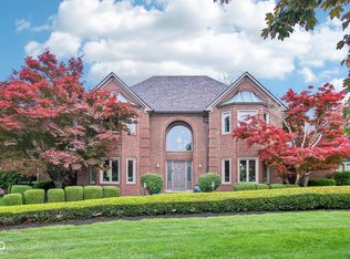 152 Derbyshire Dr, Indianapolis, IN 46229