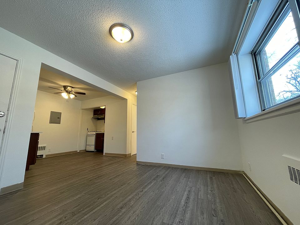 1st image of 1108 W Randolph Ave #11