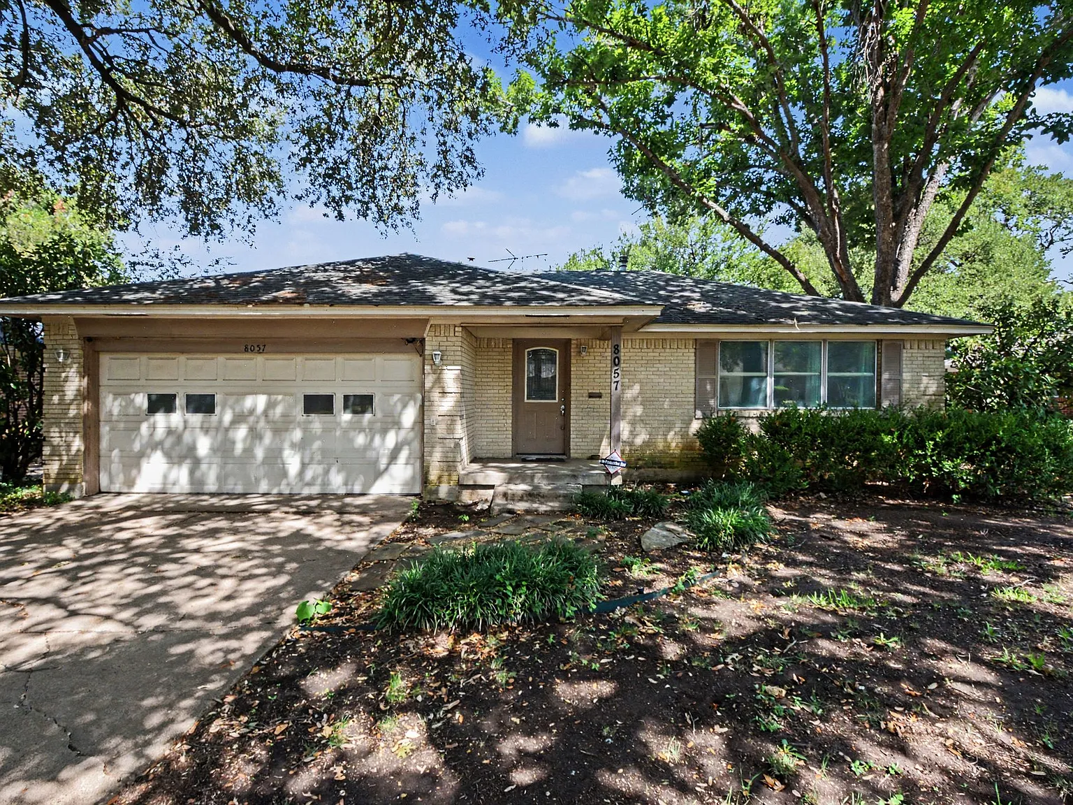 3 bed, 1612 sqft, $2,350 — Photo 1