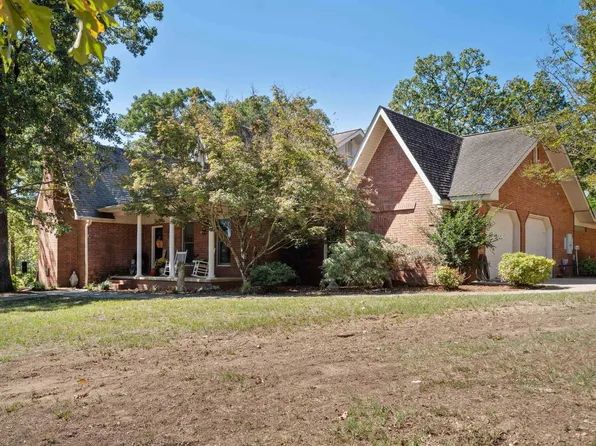 1521 Mountain Pine Rd, Hot Springs, AR 71913