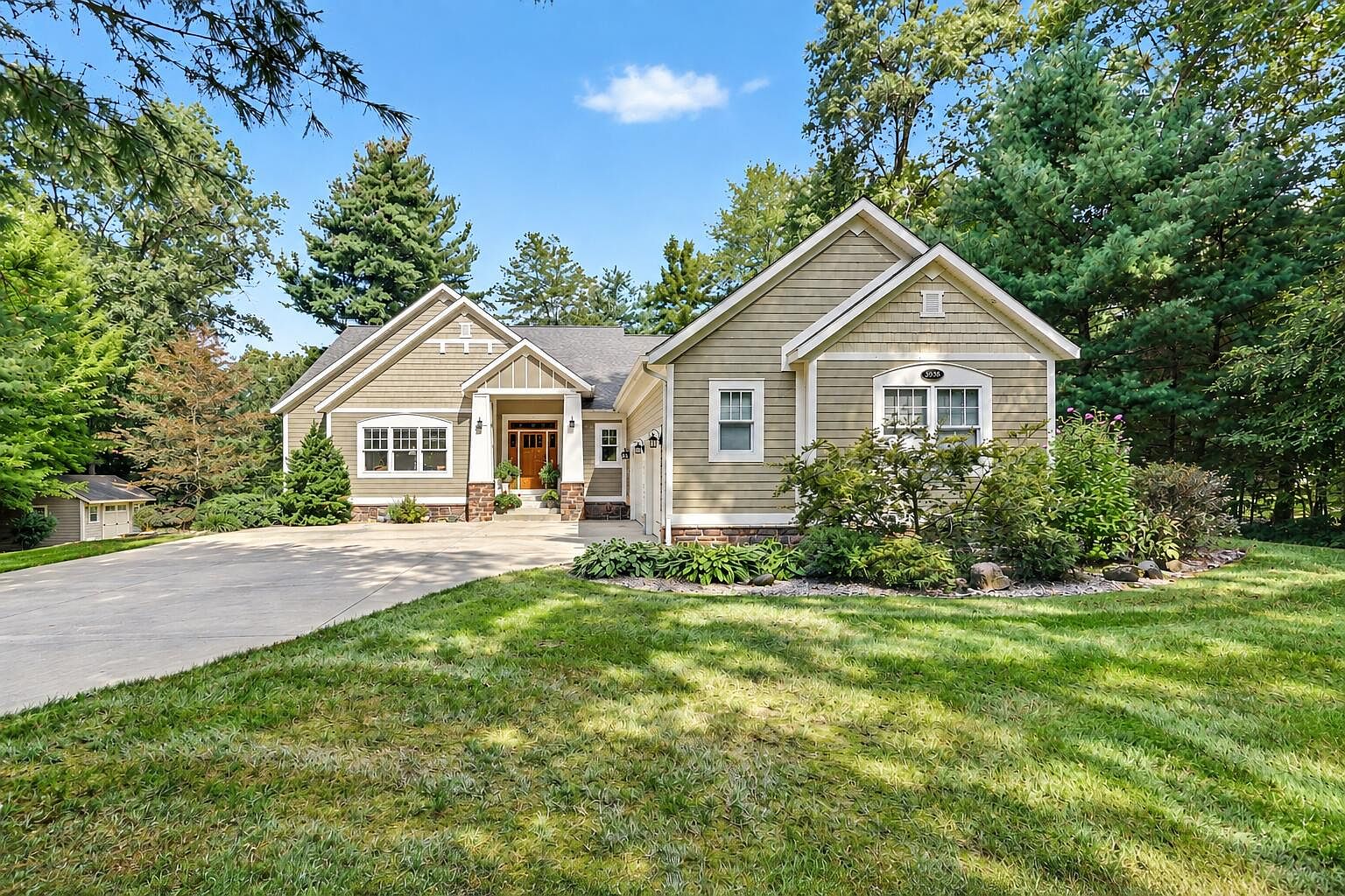 3998 Darcliff Ln — Stonegate Golf Club