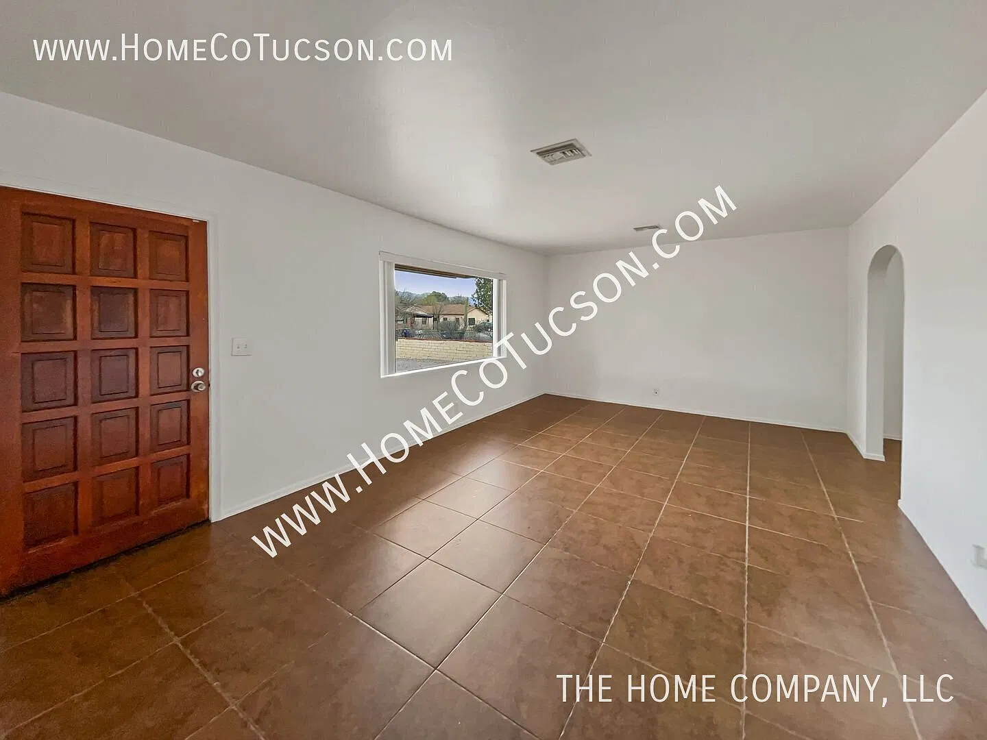 Charming Updated 3-Bedroom Home with Large Yard 4308 E Whitman Street — Photo 3