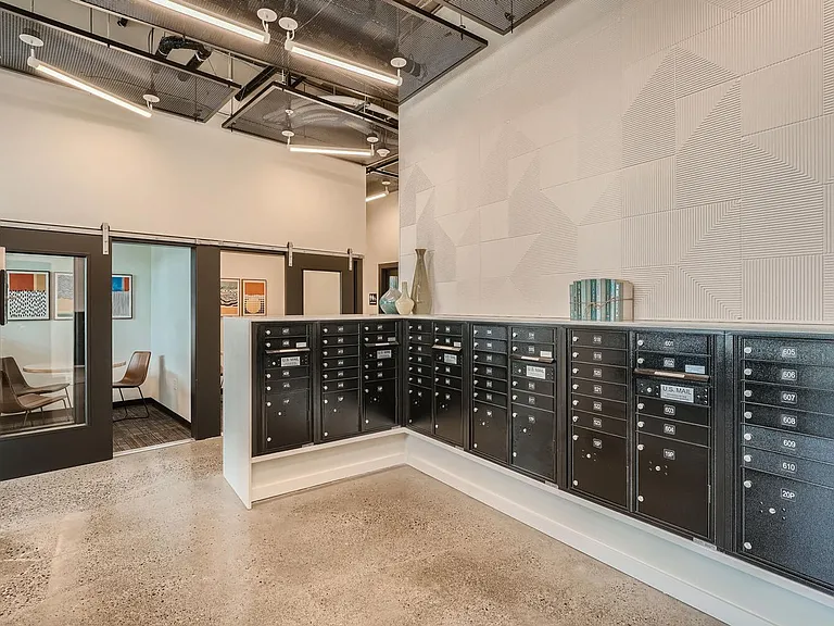 Welcome to AV Lofts! Beautiful views plus in-unit laundry! Up to 8 weeks free! — Photo 19