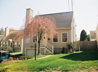 673 Tunxis Hill Rd, Fairfield, CT 06825