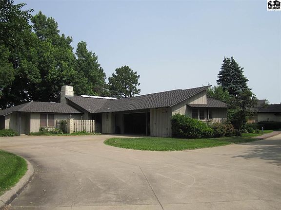 3rd image of 6 Prairie Dunes Dr