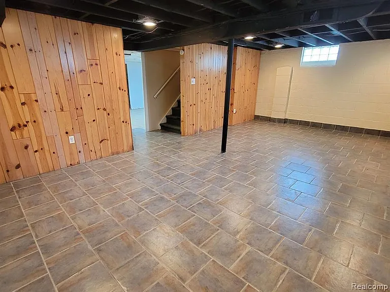 15801 Centralia — Photo 23