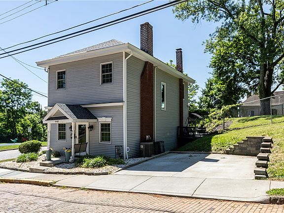 3rd image of 640 Semple Ave