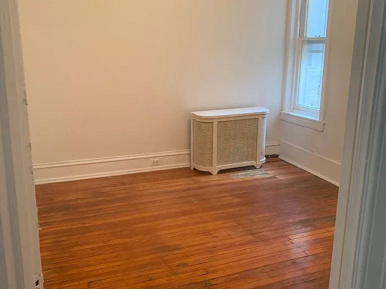 6039 Catharine St #B — Photo 5
