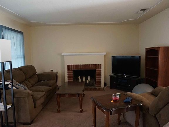 3rd image of 2326 E Michigan Ave