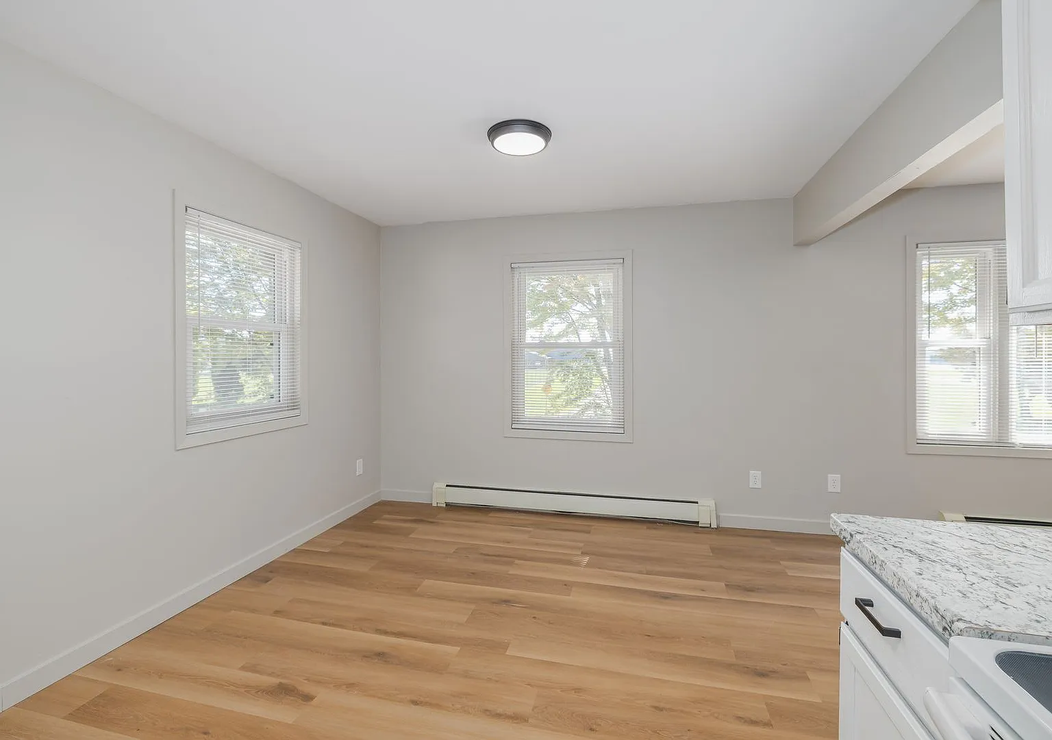 832 W 20th Ave — Photo 3
