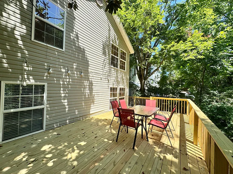 120 N Washington Ave — Photo 16