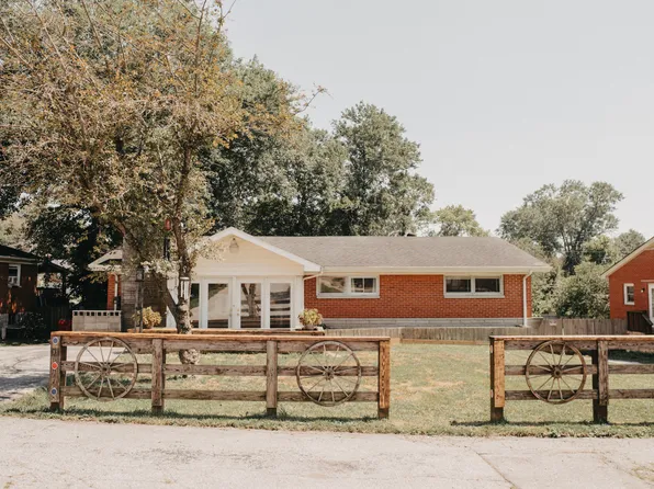 111 Spruce Dr, Frankfort, KY 40601